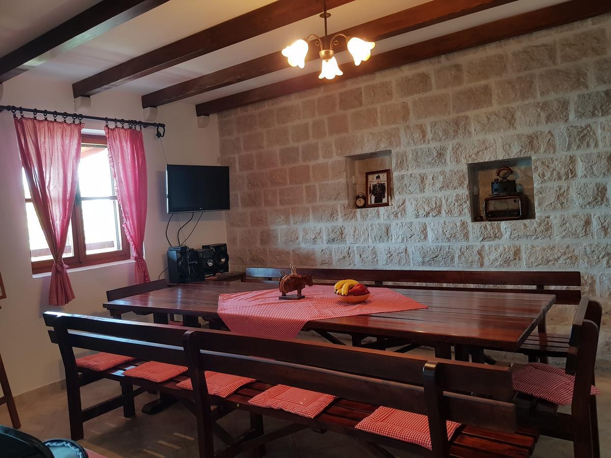 Casa Di Lukovic II Villa Tivat Exteriör bild