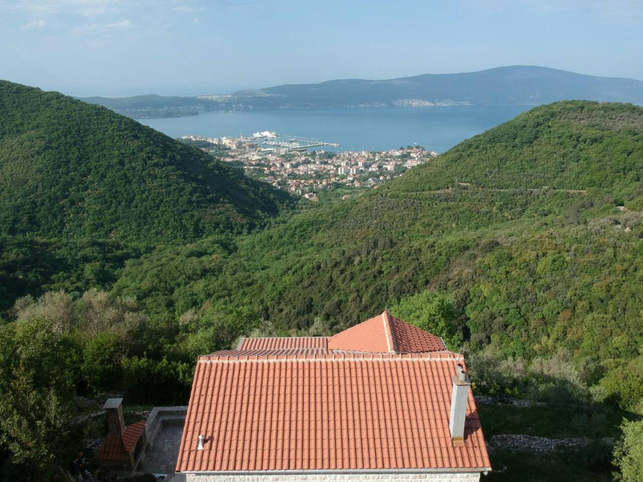 Casa Di Lukovic II Villa Tivat Exteriör bild